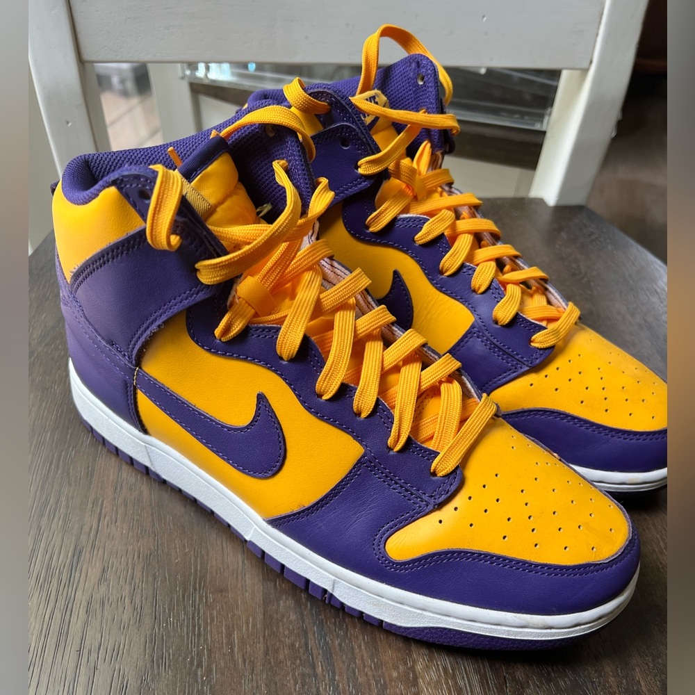 Nike Dunks size 10